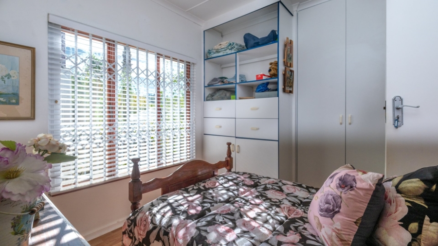 5 Bedroom Property for Sale in Denver Park Western Cape